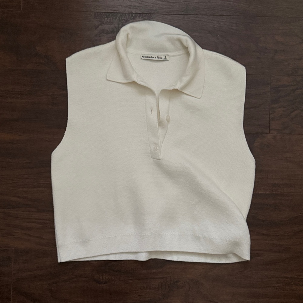 NWOT Abercrombie Sleeveless Polo - Picture 2 of 2
